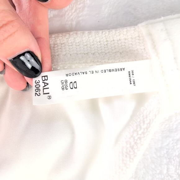 Bali Minimizer Wireless Satin Tracings Soft Cup Comfort Bra Size 38DD 3062 Ivory - Picture 7 of 9